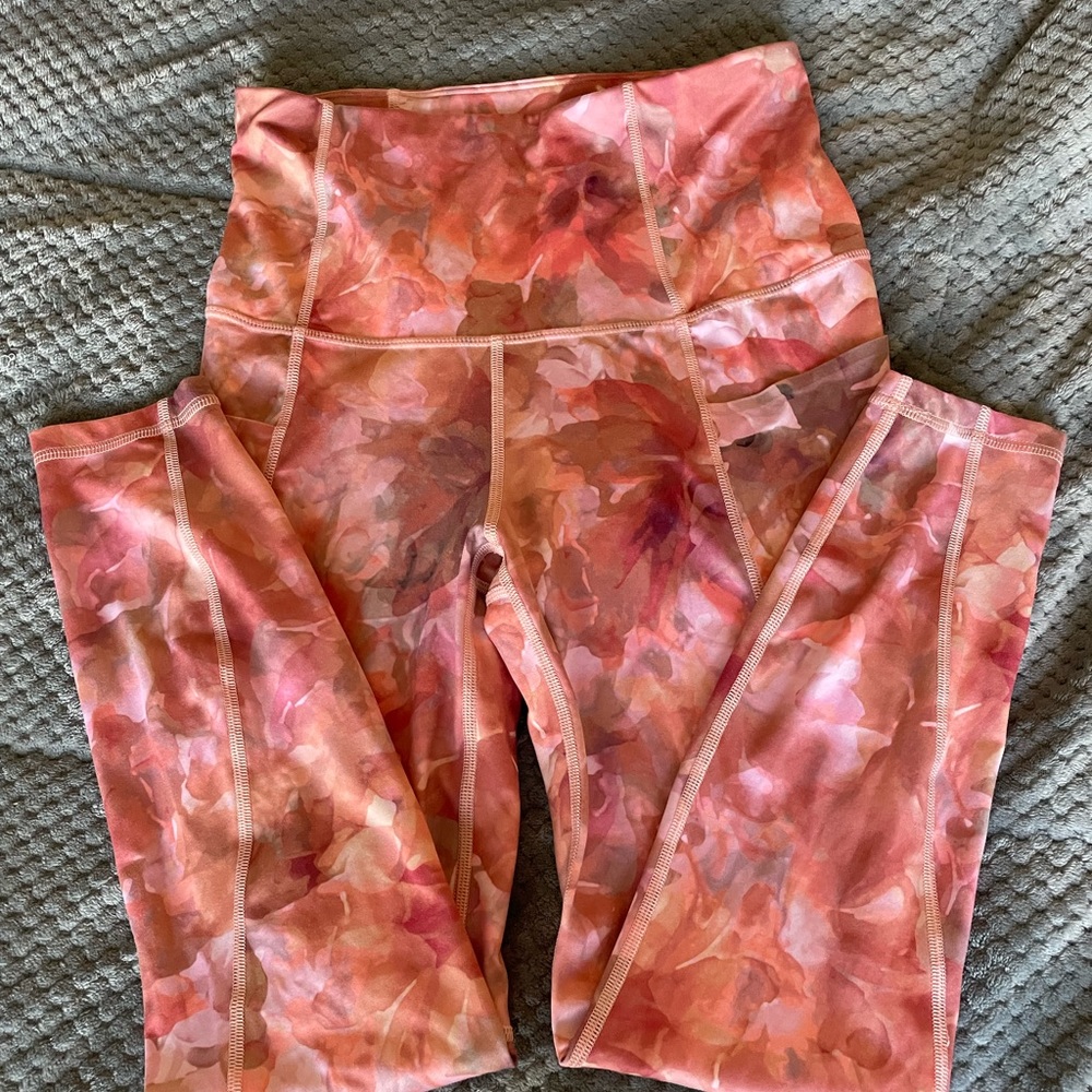 Women’s Target All In Motion Medium Pink Patterned Leggings